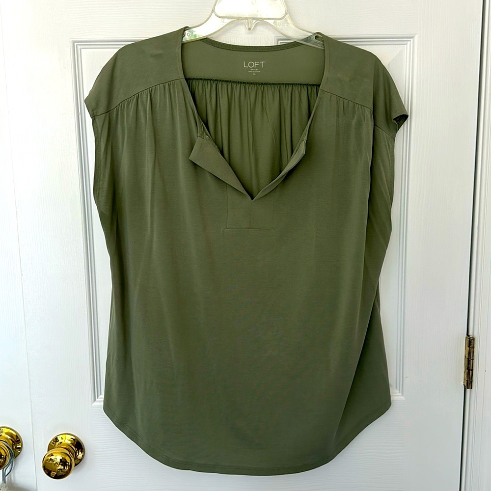 Loft Outlet Vneck cap sleeve sheer blouse